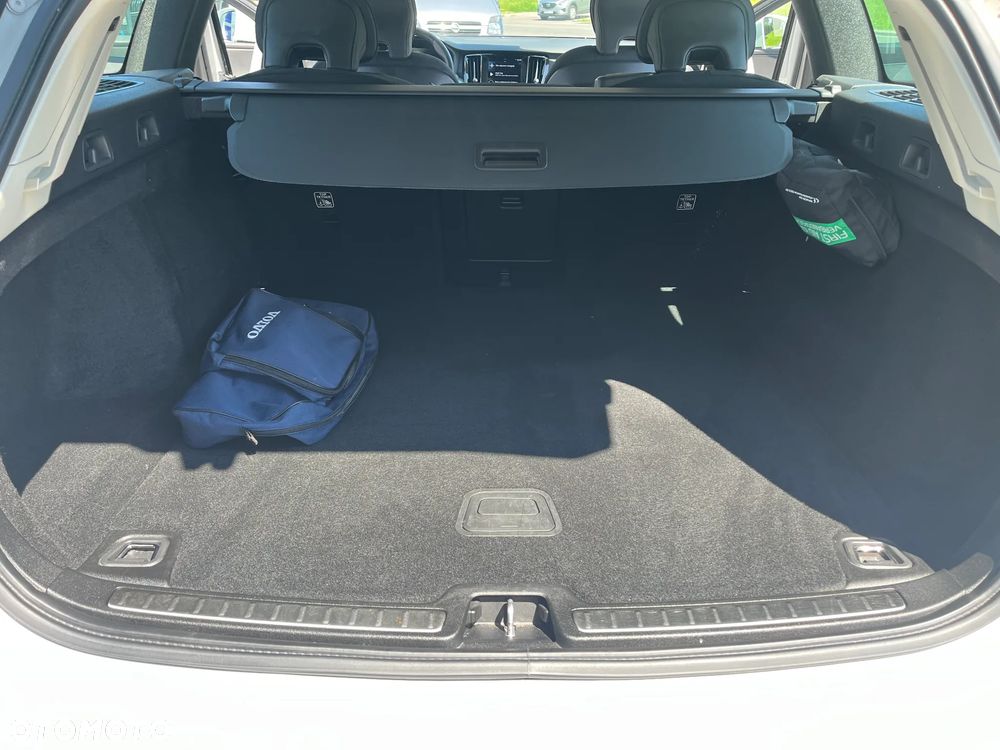Volvo V60 B3 B Momentum Core - 10