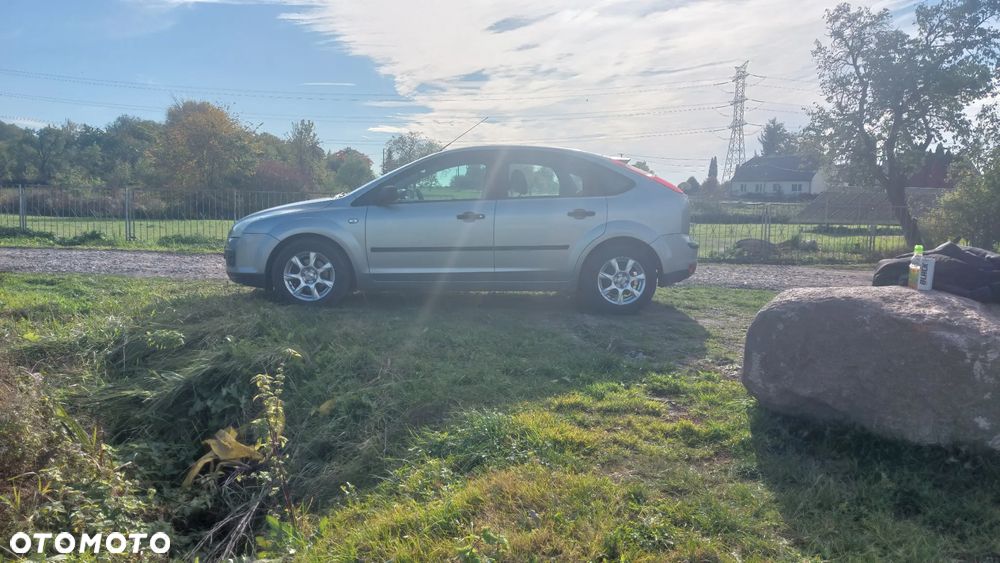 Ford Focus 1.6 16V Titanium - 11