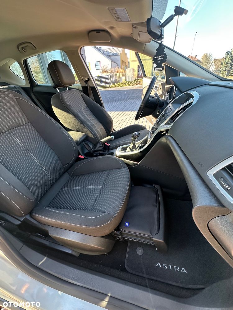 Opel Astra IV 1.4 T Sport EU6 - 16