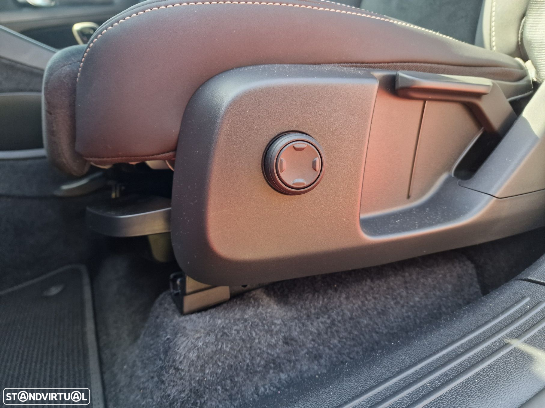 Volvo XC 40 Recharge Core - 13