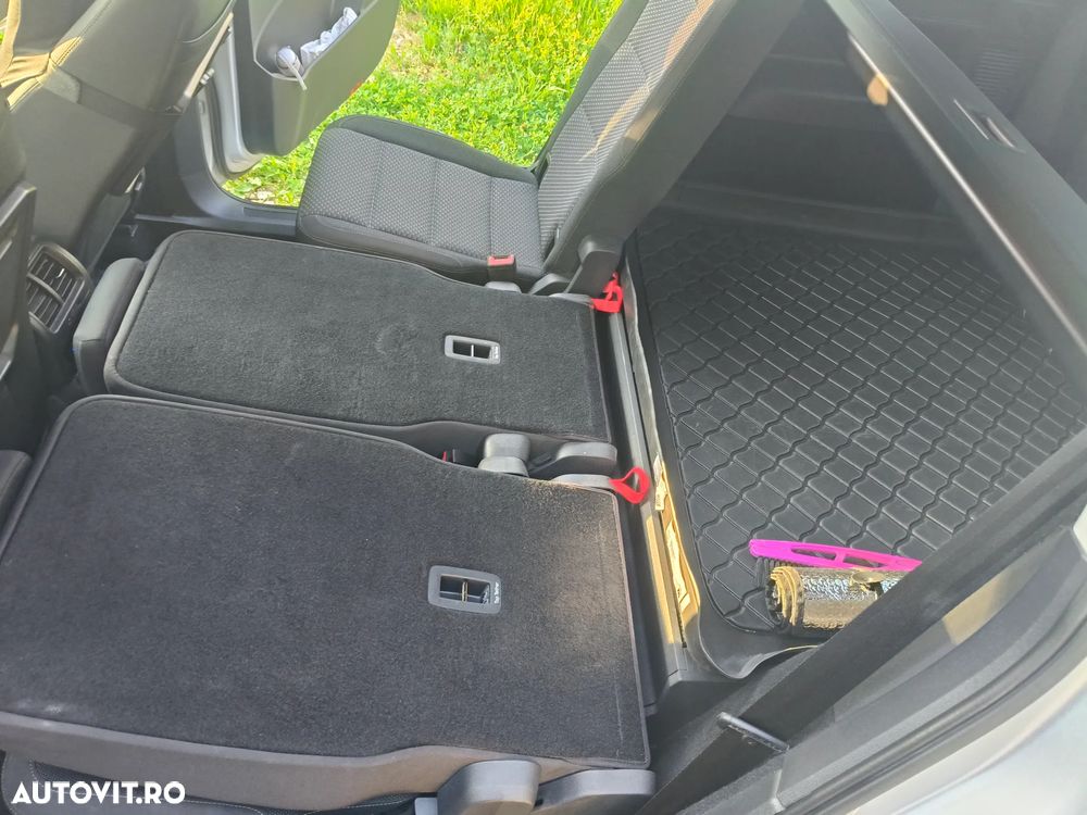 Volkswagen Touran - 9