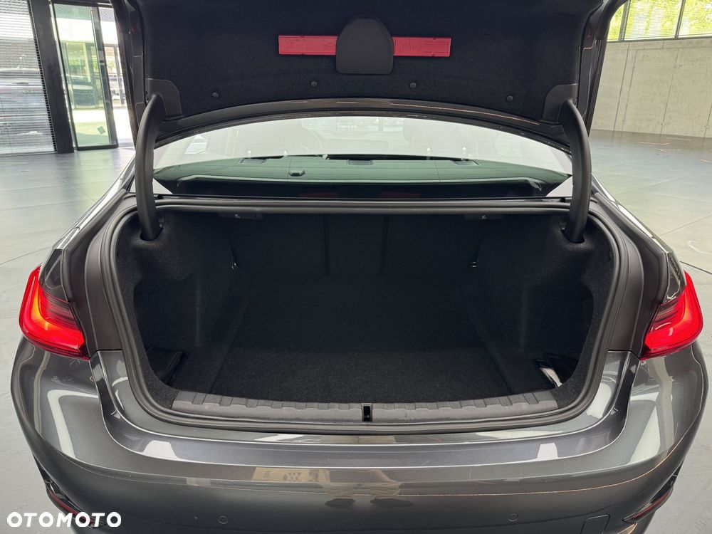 BMW Seria 3 318i - 19