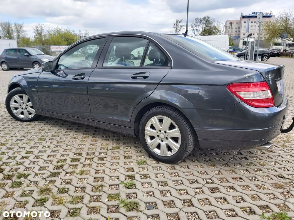 Mercedes-Benz Klasa C 200 CDI BlueEff Avantgarde - 31