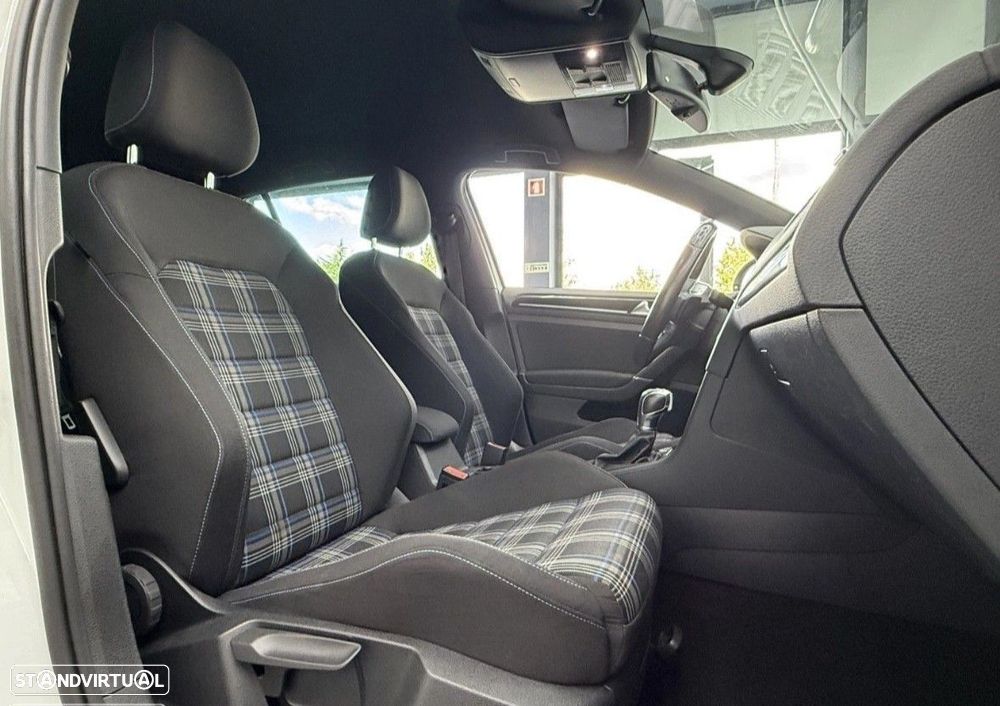 VW Golf 1.4 GTE Plug-in - 11