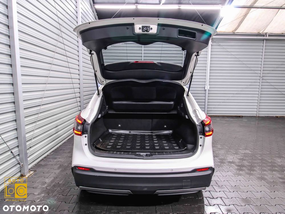 Nissan Qashqai 1.3 DIG-T N-Connecta DCT - 13