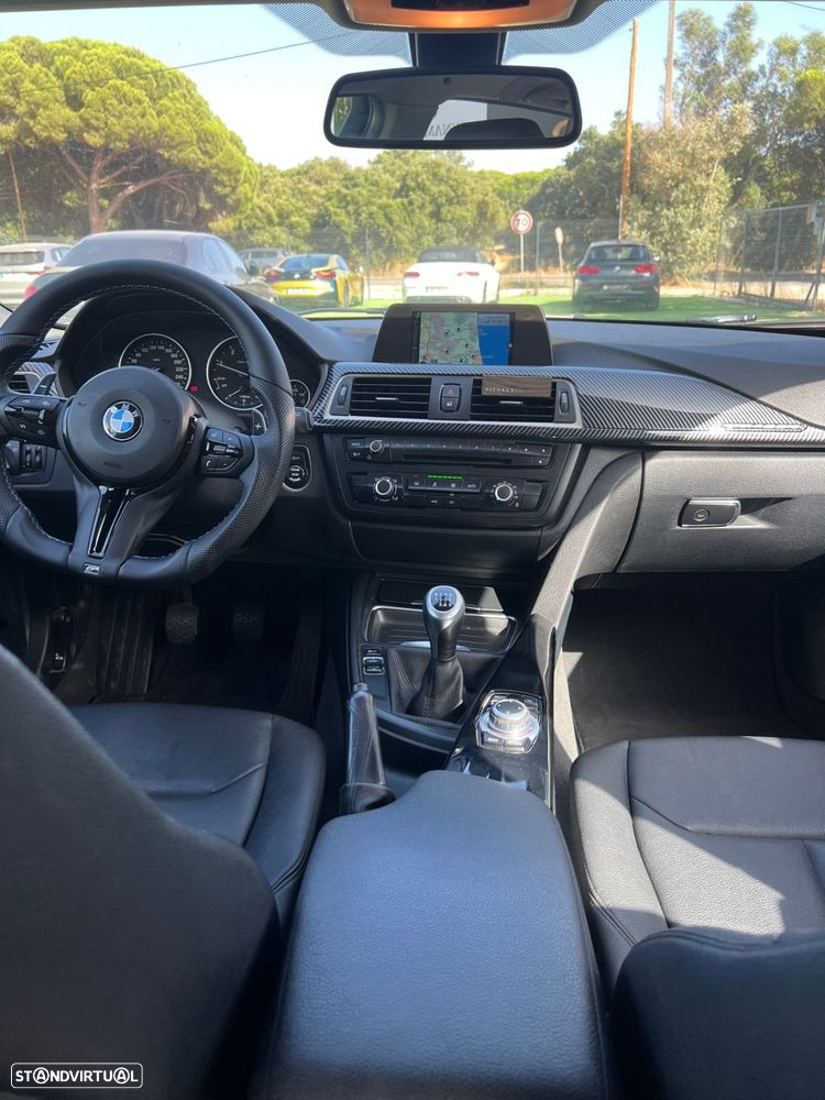 BMW 318 d Pack M - 11