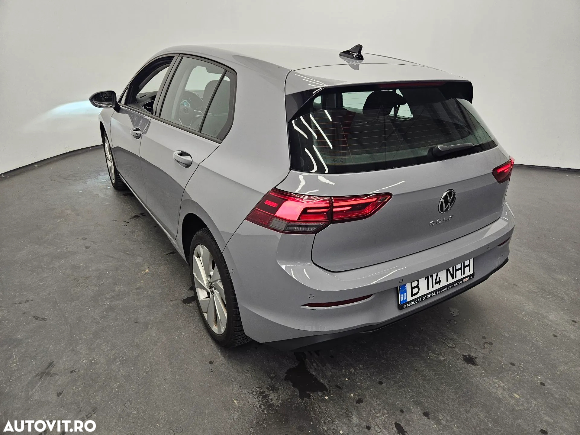Volkswagen Golf - 2