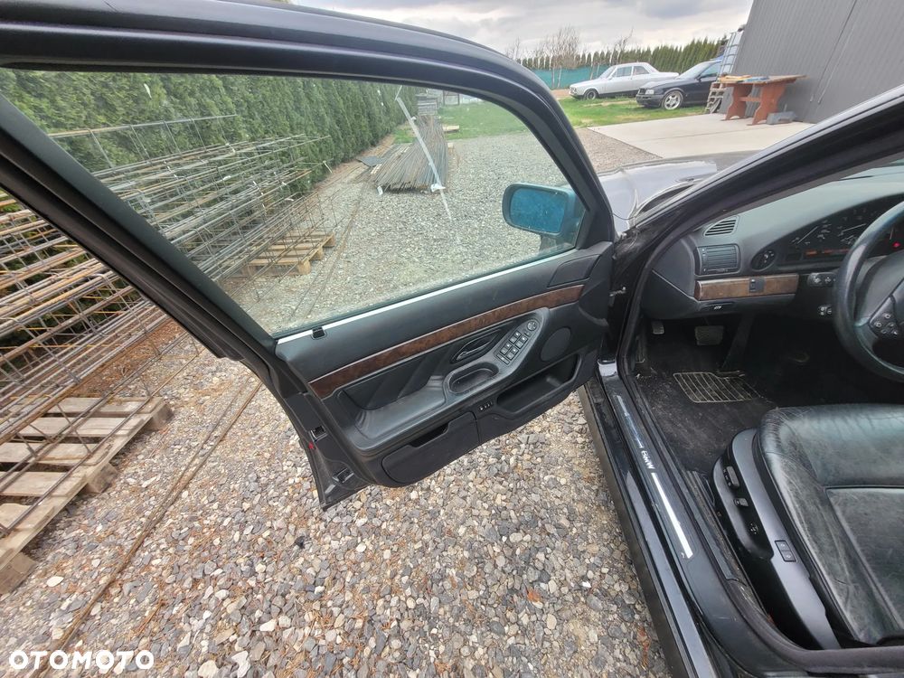 BMW Seria 7 740i - 5