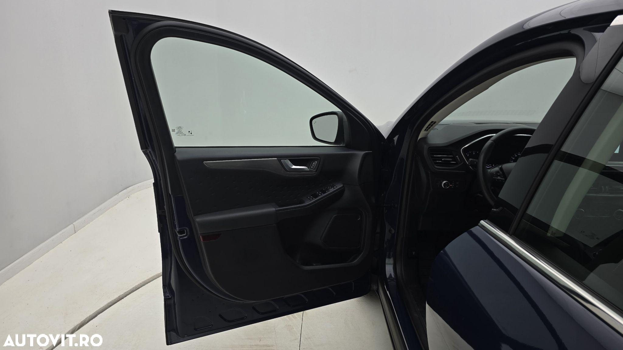 Ford Kuga - 10