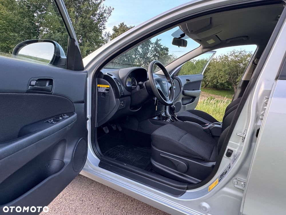 Hyundai i30 1.4 Blue Comfort - 22