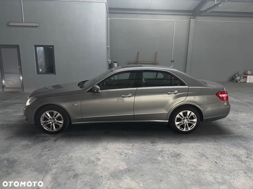 Mercedes-Benz Klasa E 350 CDI DPF 4Matic BlueEFFICIENCY 7G-TRONIC Avantgarde - 4