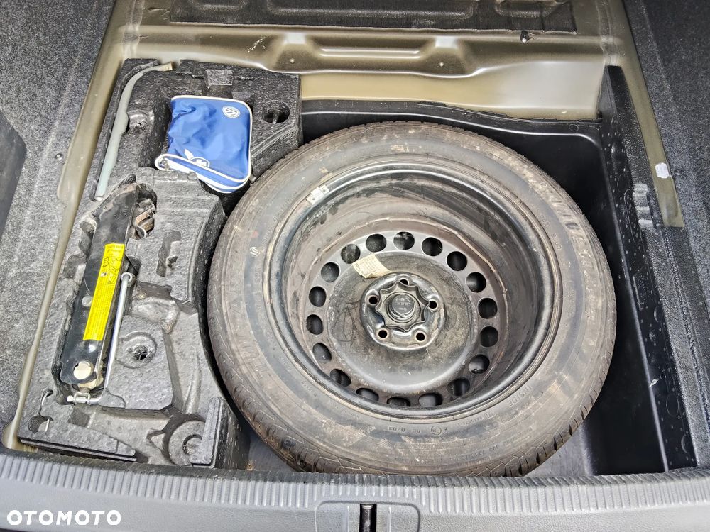Volkswagen Passat - 24