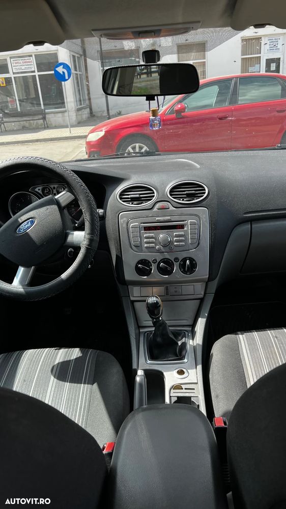 Ford Focus 1.6 Ambiente - 5