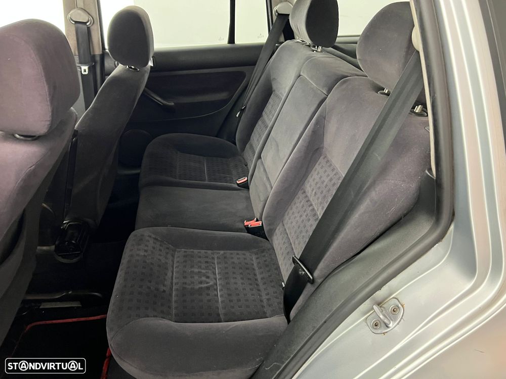 VW Golf Variant 1.9 TDi Confortline - 9