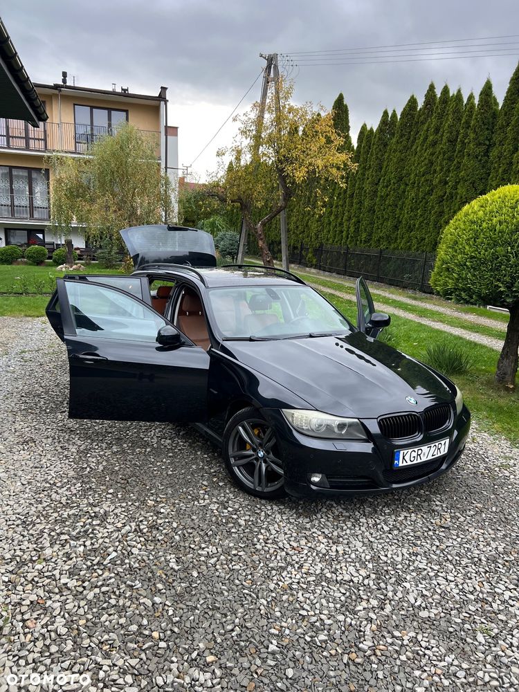 BMW Seria 3 318i Touring - 3