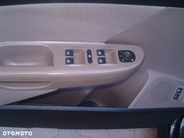 Volkswagen Passat - 33