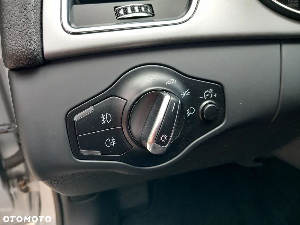 Audi A4 Avant 2.0 TDI DPF multitronic S line Sportpaket - 26