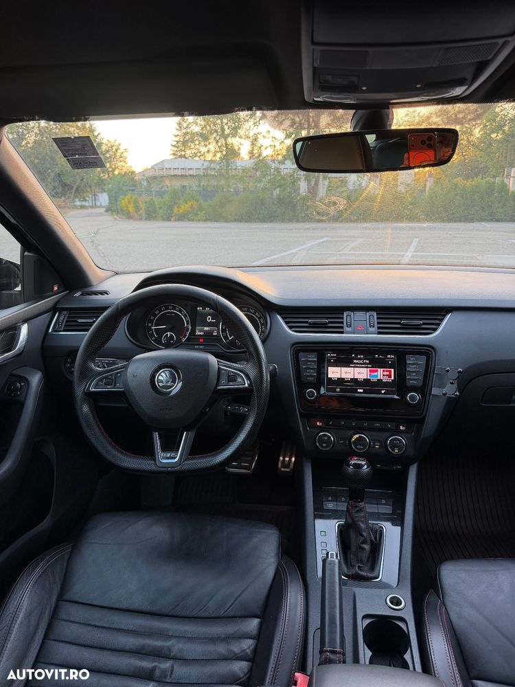 Skoda Octavia 2.0 TDI DSG RS - 9