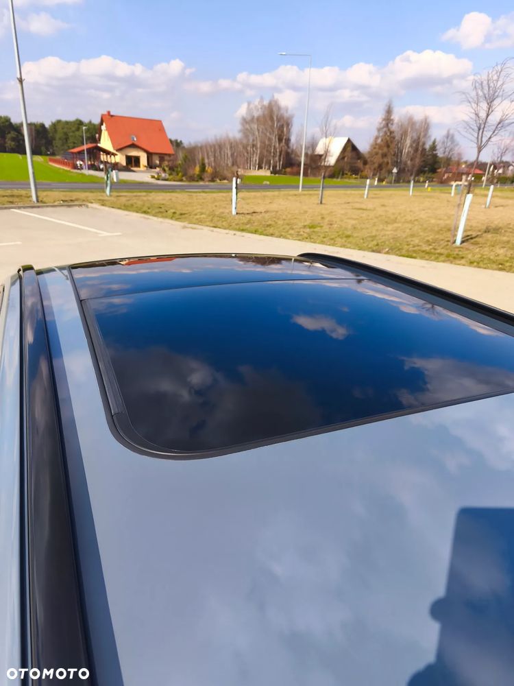 Volvo V60 T8 AWD Plus Dark - 22