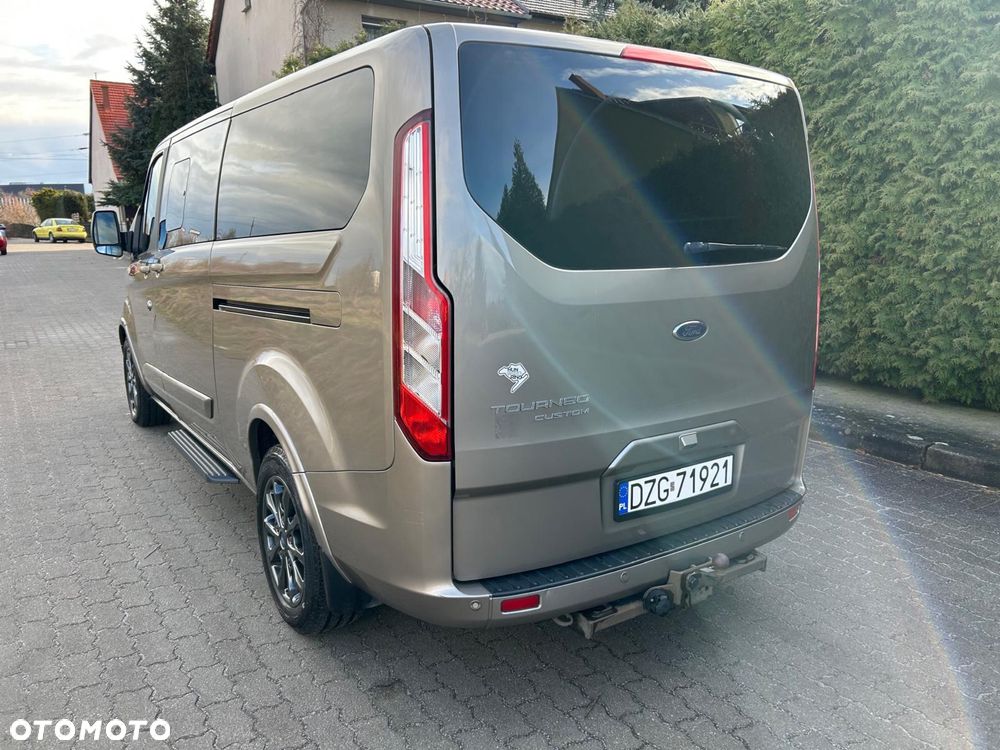 Ford Tourneo Custom - 2