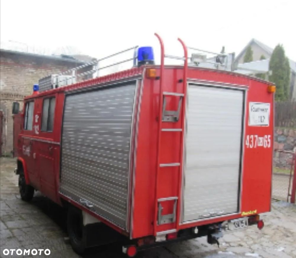 Mercedes-Benz 709 - 18