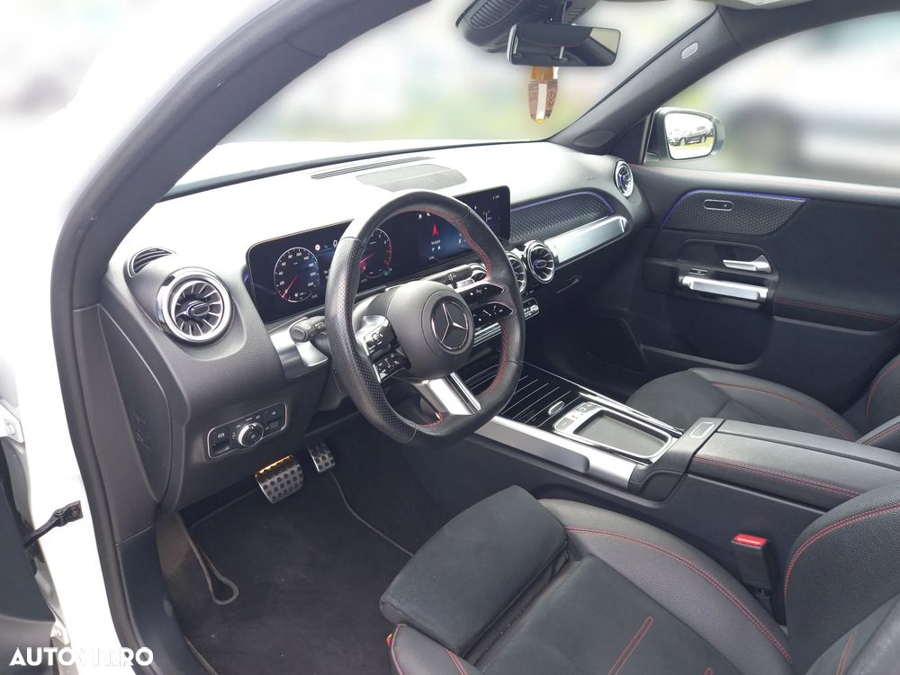 Mercedes-Benz GLB - 11