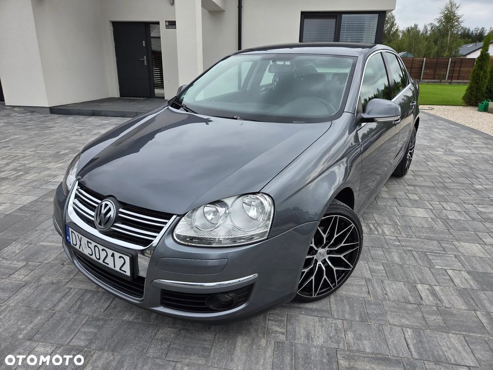 Volkswagen Jetta 2.0 FSI Comfortline - 2
