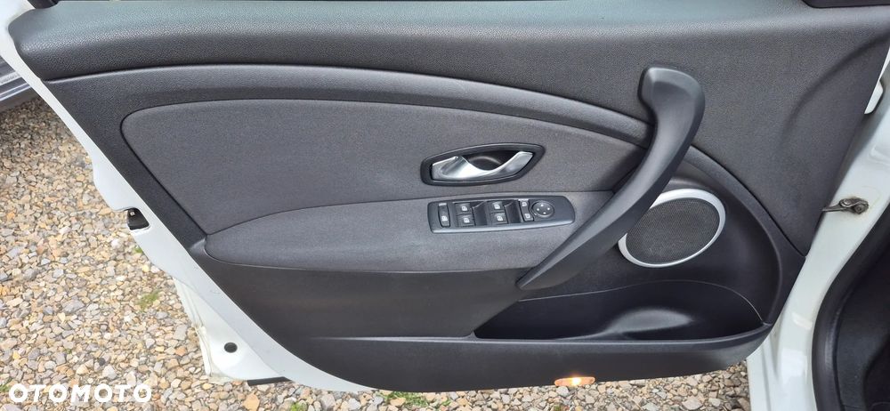 Renault Megane 2.0 16V Bose Edition CVT - 14