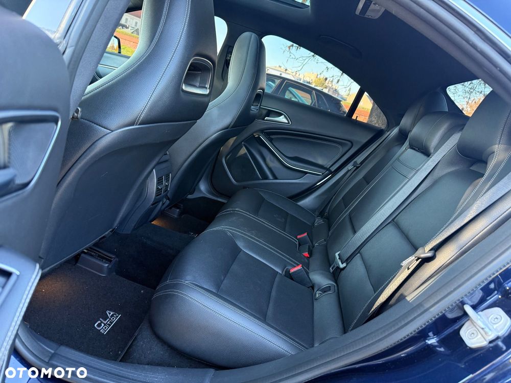 Mercedes-Benz CLA 250 4Matic 7G-DCT AMG Line - 22