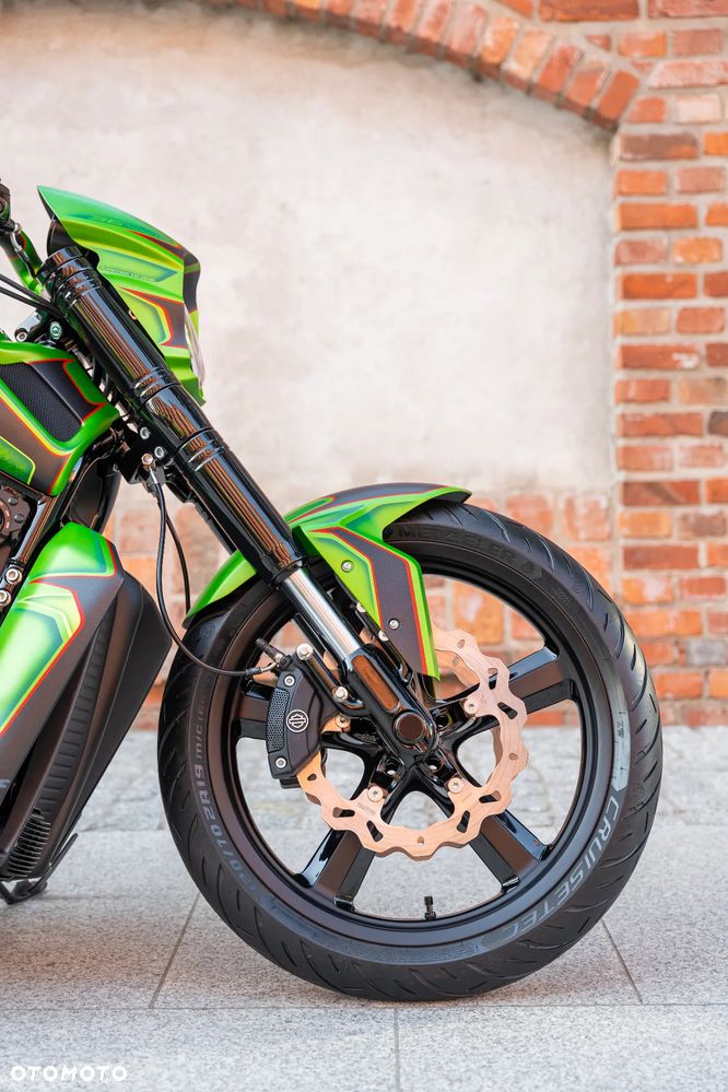 Harley-Davidson V-Rod Muscle - 27