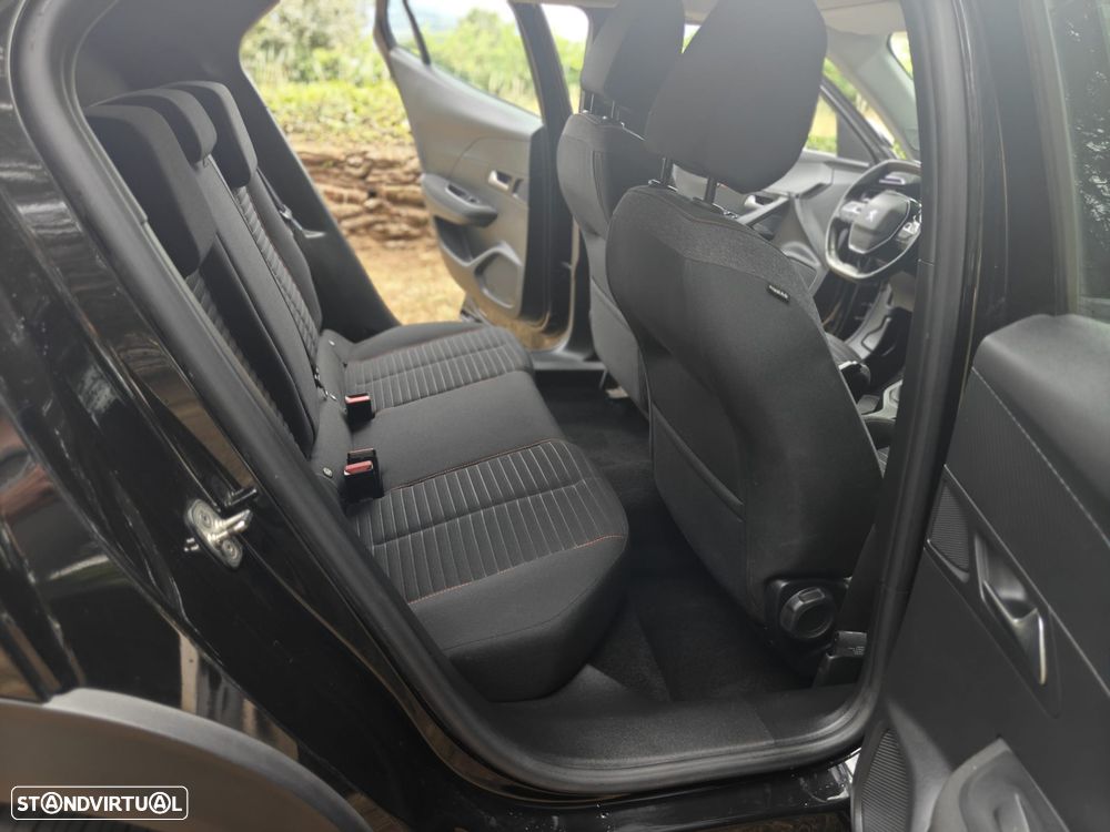 Peugeot 2008 1.2 PureTech Active Pack - 17