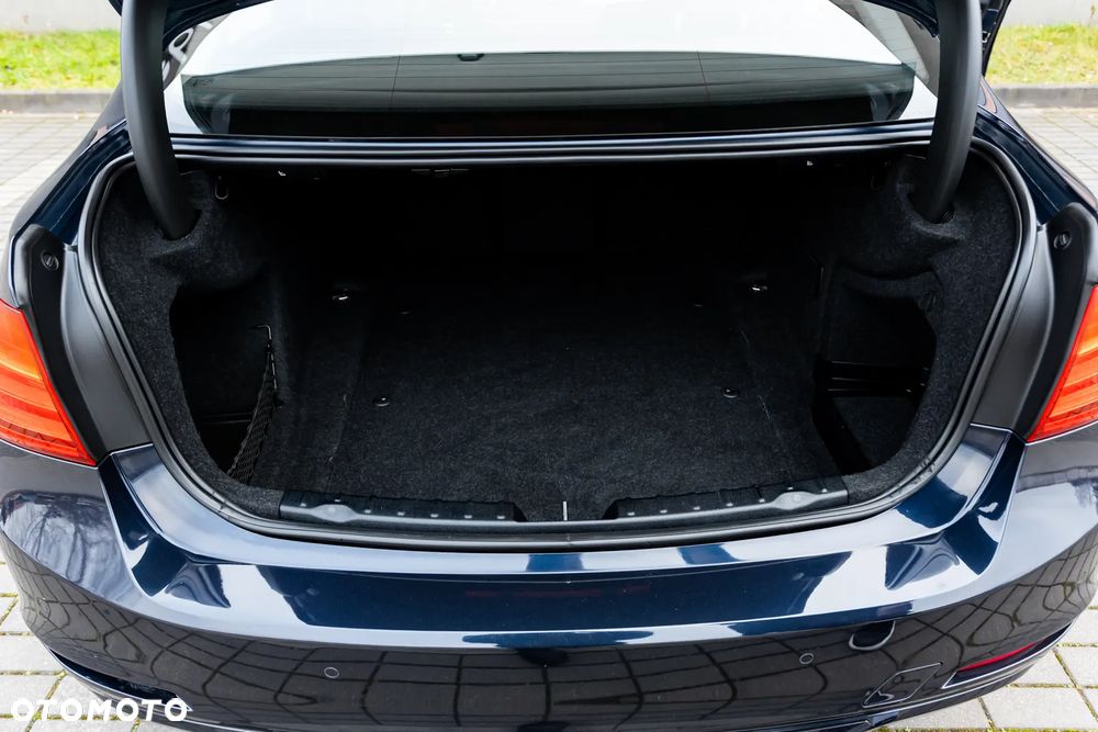 BMW Seria 3 320d DPF Edition Sport - 39