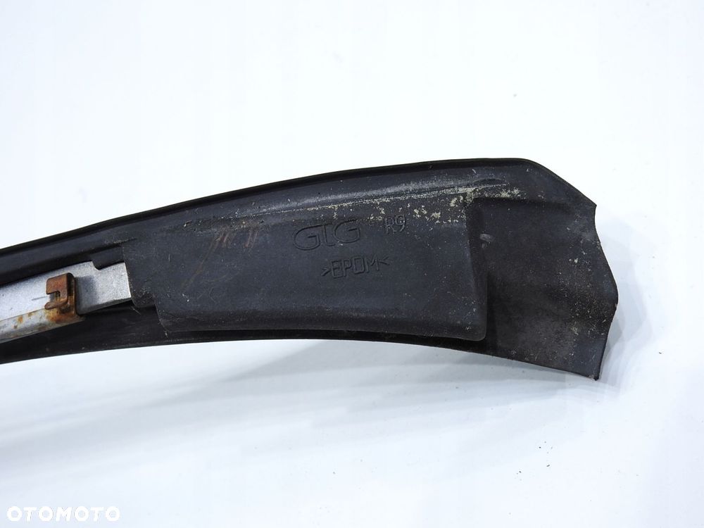 LISTWA SZYBY CZOŁOWEJ PRAWA 354/7 BMW E90 E91 - 8