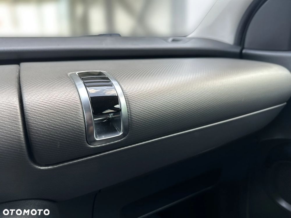 Citroën C4 Cactus 1.2 PureTech Shine S&S - 26