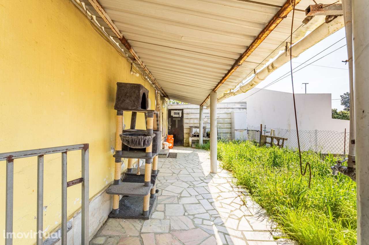 Moradia T6 com elevado potencial de rentabilidade em Fernão Ferro - Grande imagem: 3/32