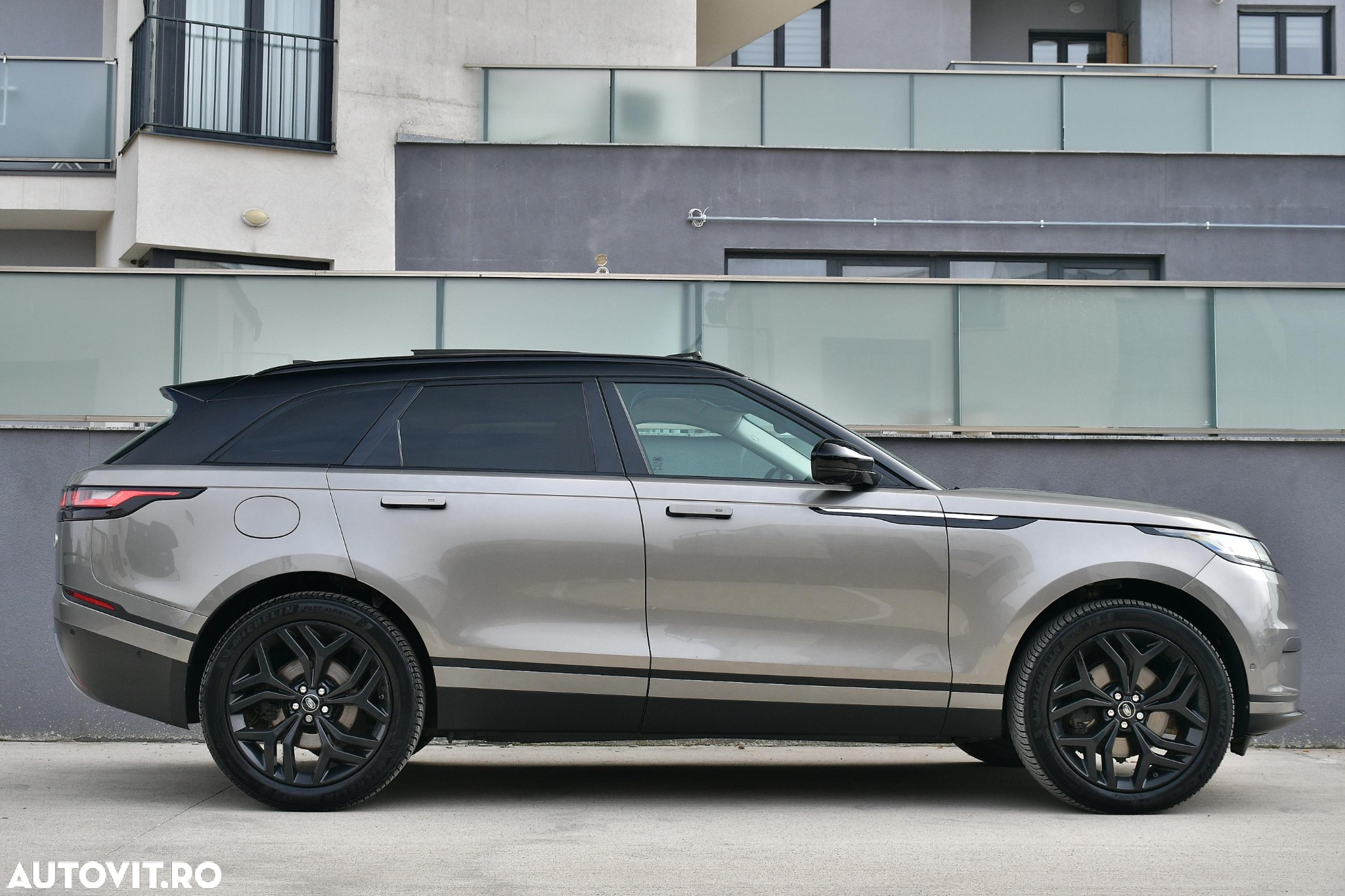 Land Rover Range Rover Velar 3.0 HSE - 39