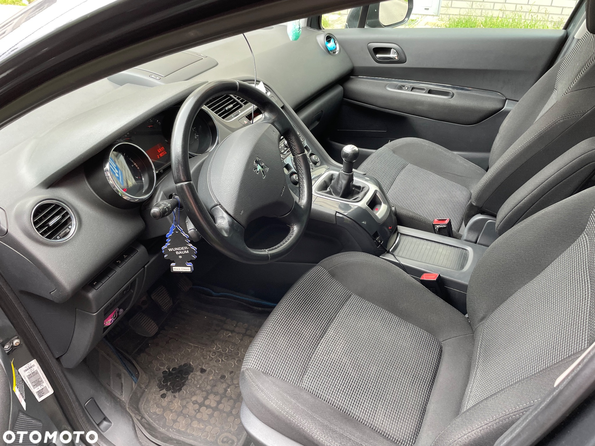 Peugeot 5008 - 8