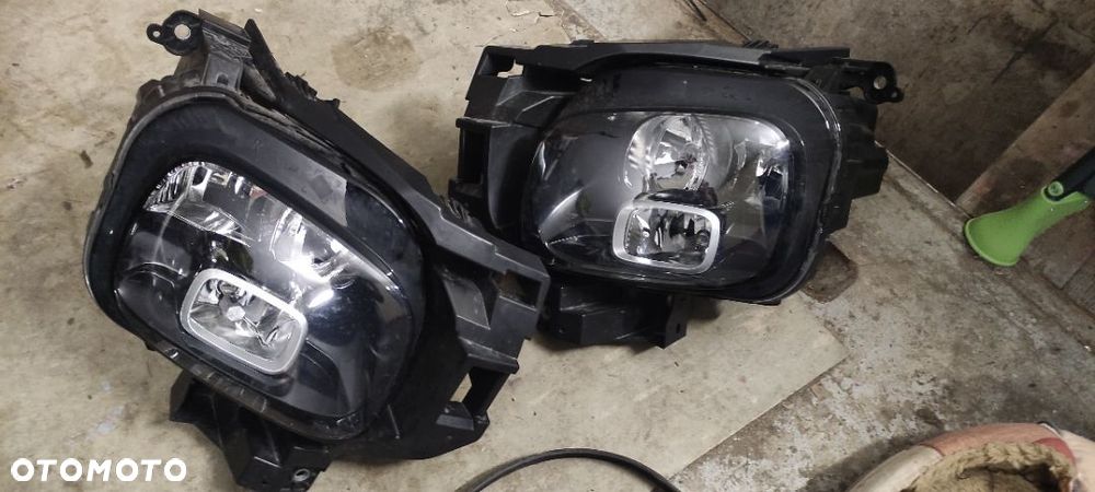 Lampa przód przednia prawa  Citroen c3 aircross komplet ze slizgami - 1
