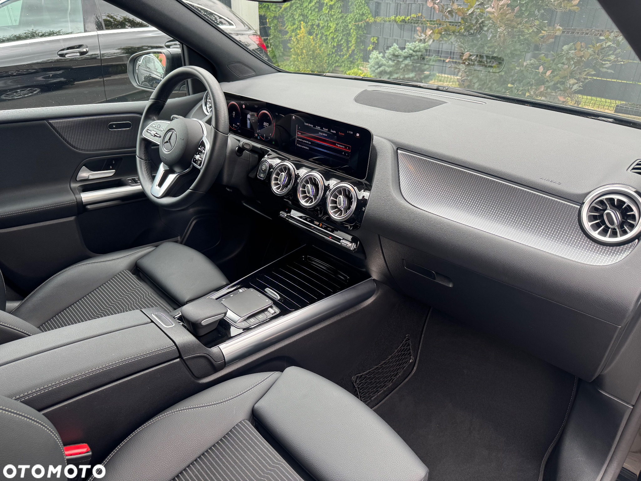 Mercedes-Benz Klasa B 180 7G-DCT Style - 32