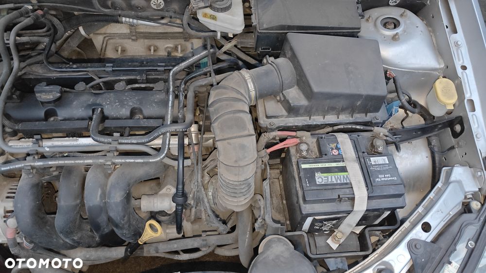 Ford Focus 1.6 Futura - 10