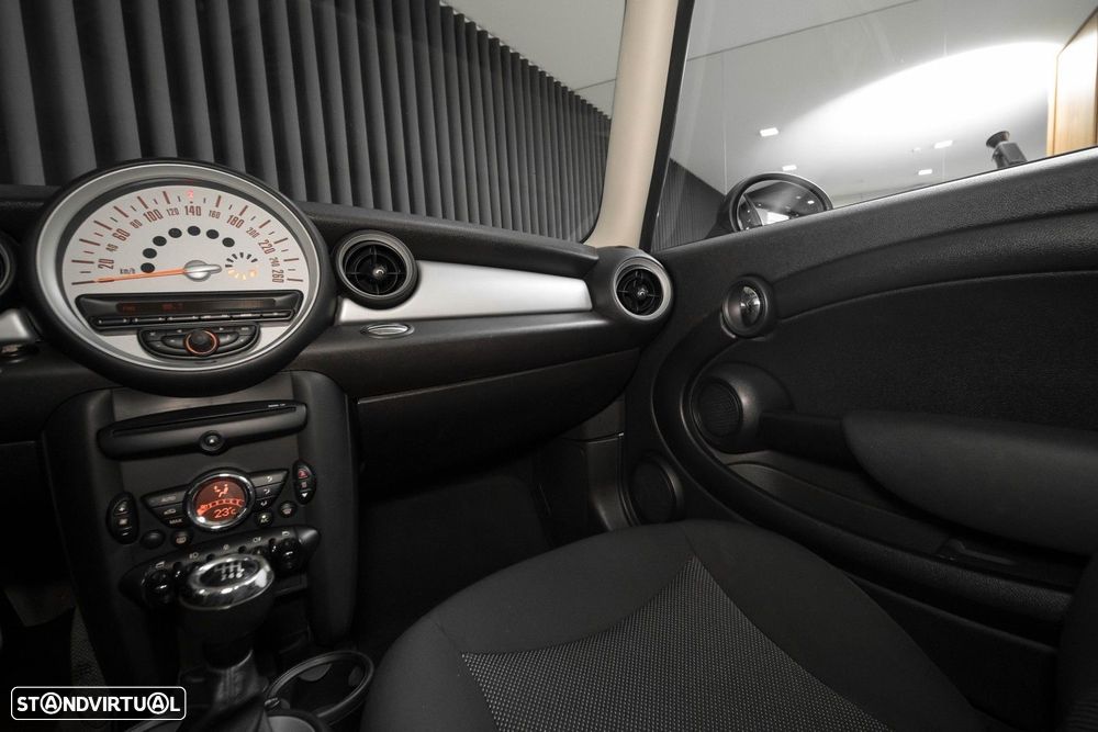 MINI 3 Portas One D - 30