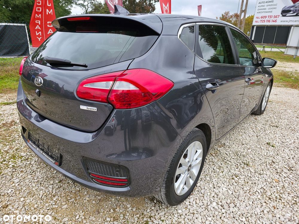 Kia Ceed - 16
