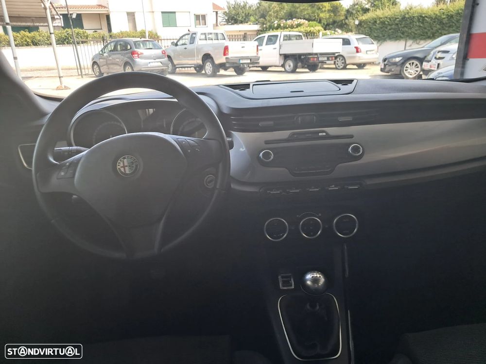 Alfa Romeo Giulietta 1.6 JTDm Distinctive - 10