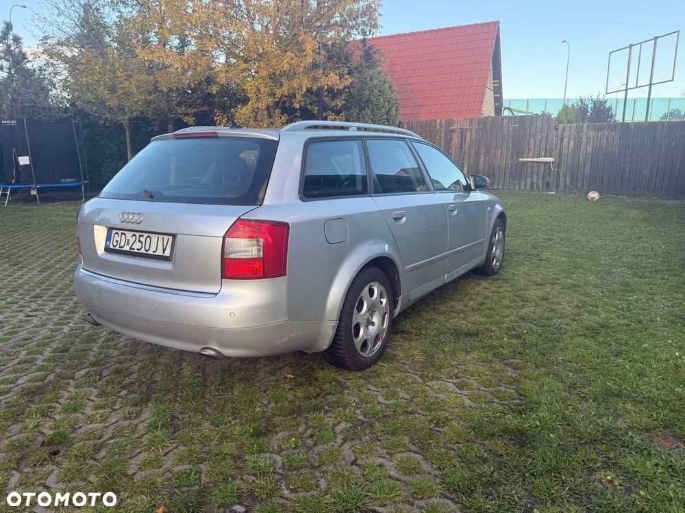 Audi A4 Avant 2.5 TDI - 4