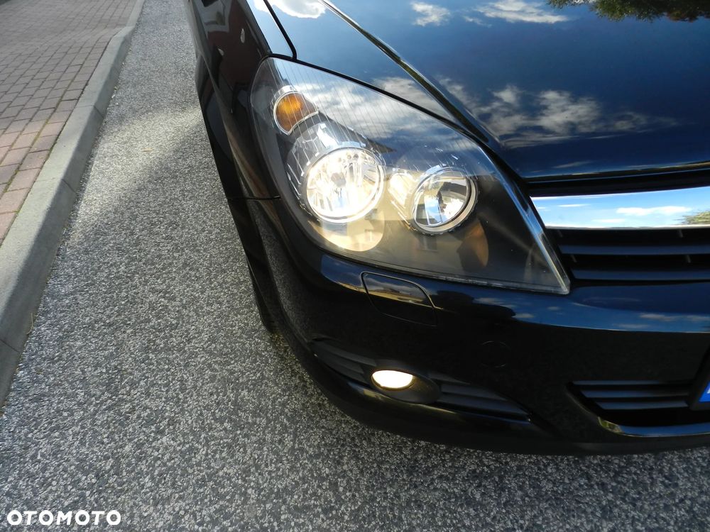 Opel Astra III GTC 1.4 Cosmo - 29
