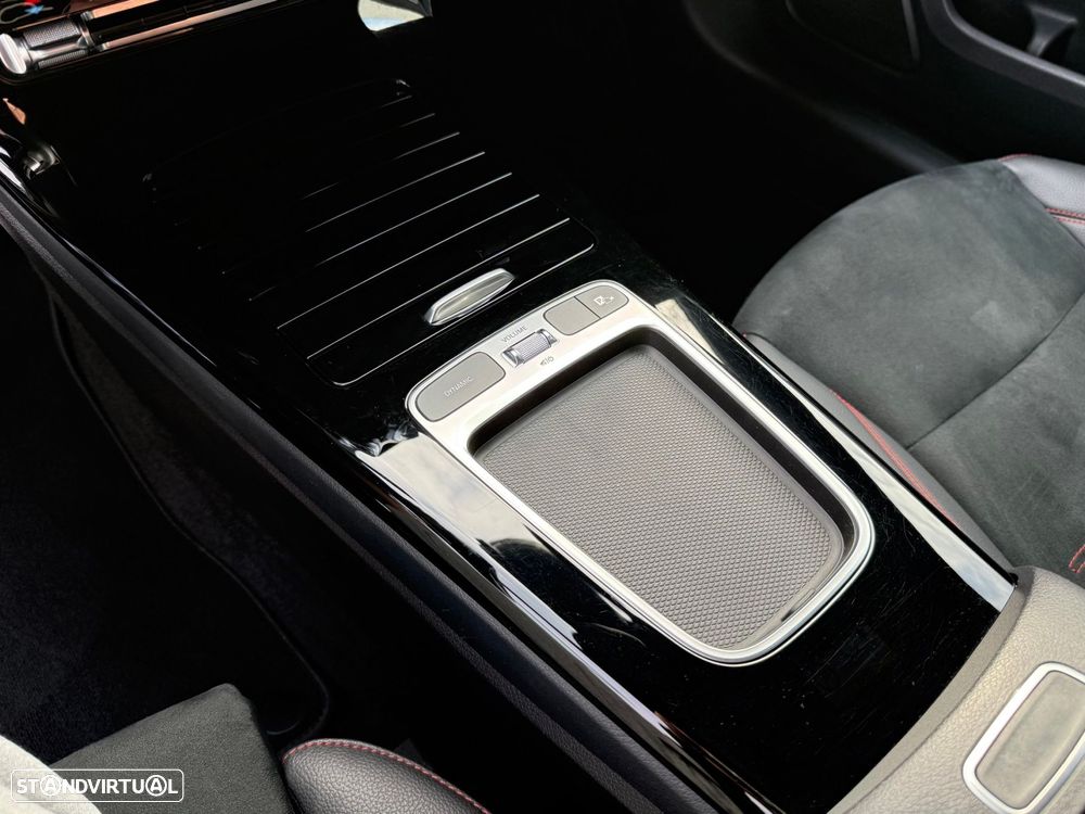 Mercedes-Benz A 250 e AMG Line - 18