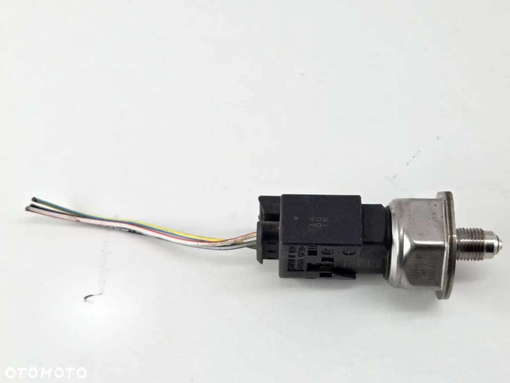 E87 E90 CZUJNIK CIŚNIENIA PALIWA N43 7537319 - 9