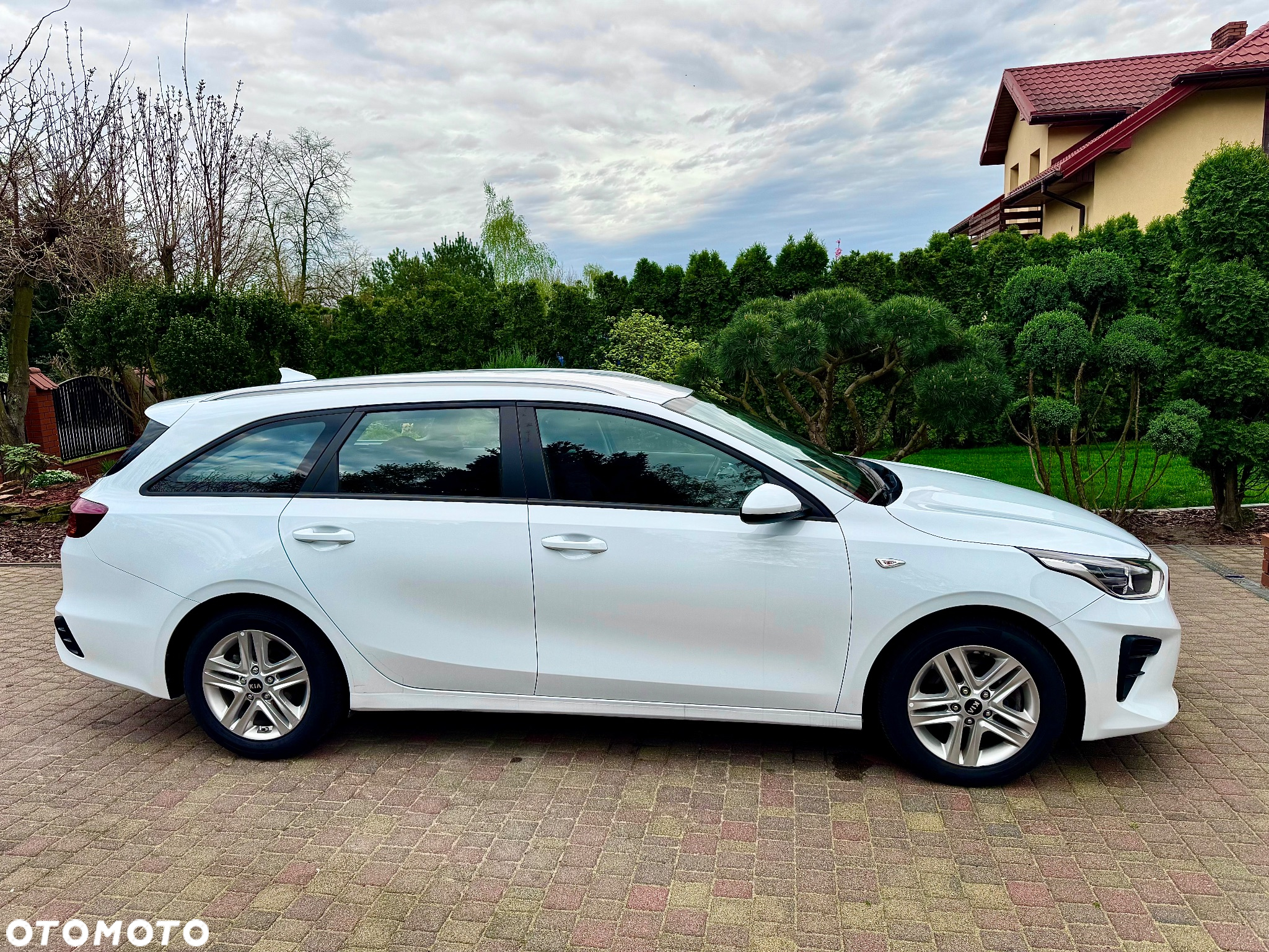 Kia Ceed - 13