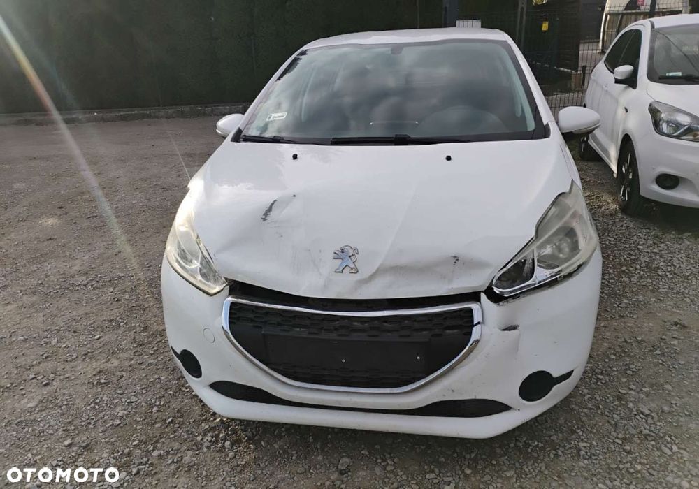Peugeot 208 - 16