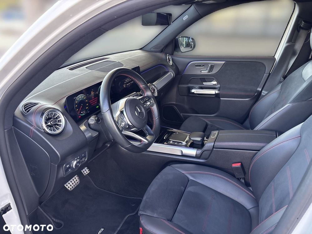 Mercedes-Benz EQB - 10
